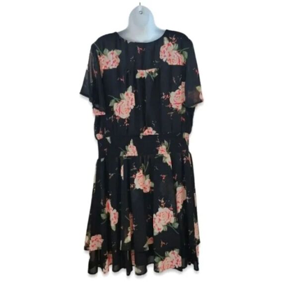 NEW Torrid Black Floral Smocked Georgette Dress in Dream Bouquet Size 2 (2X) - Picture 4 of 13